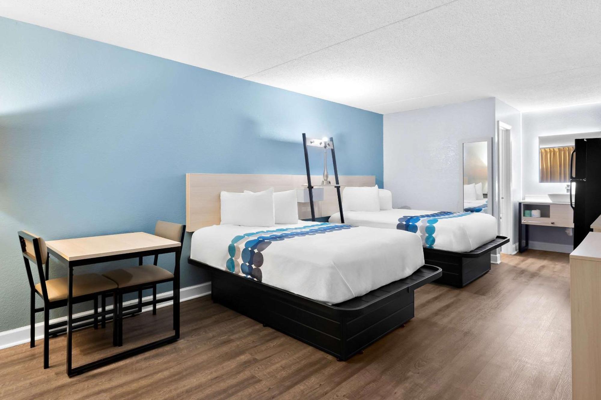 Suburban Studios By Choice Hotels - Award Winning - New 2024 - Walk To Eateries & Grocery - Ultra Sparkling - Garden Rooms - Designer Lighting & Right Off I-95 - Proudly An All American Managed Property Brunswick Εξωτερικό φωτογραφία